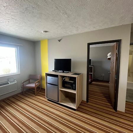 Hotel Super 8 By Wyndham Blair Exterior foto