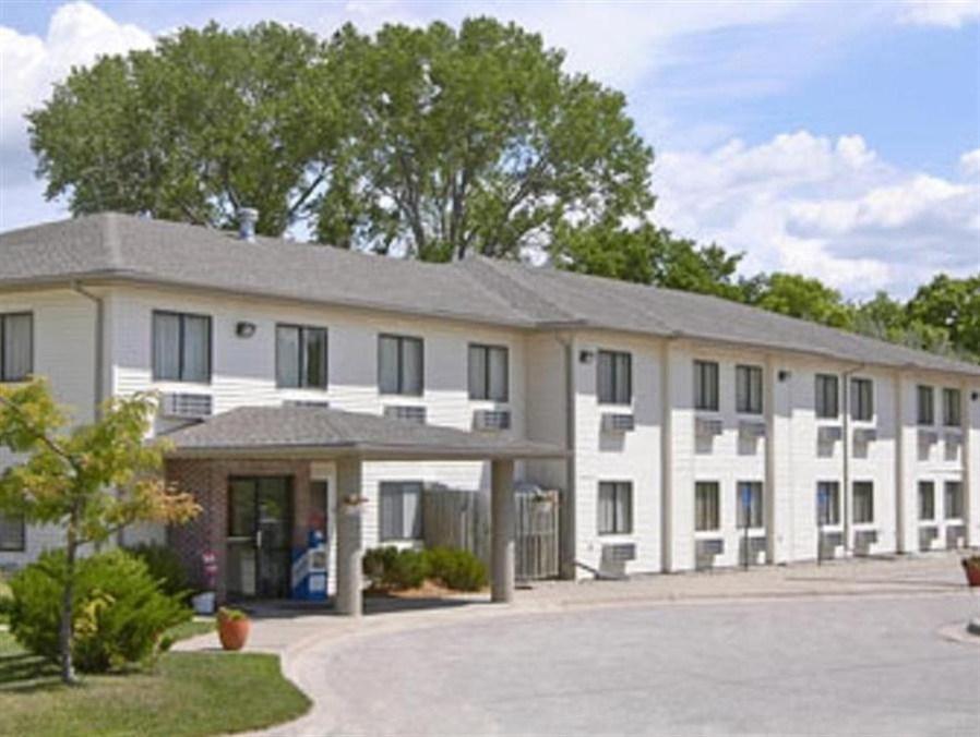 Hotel Super 8 By Wyndham Blair Exterior foto