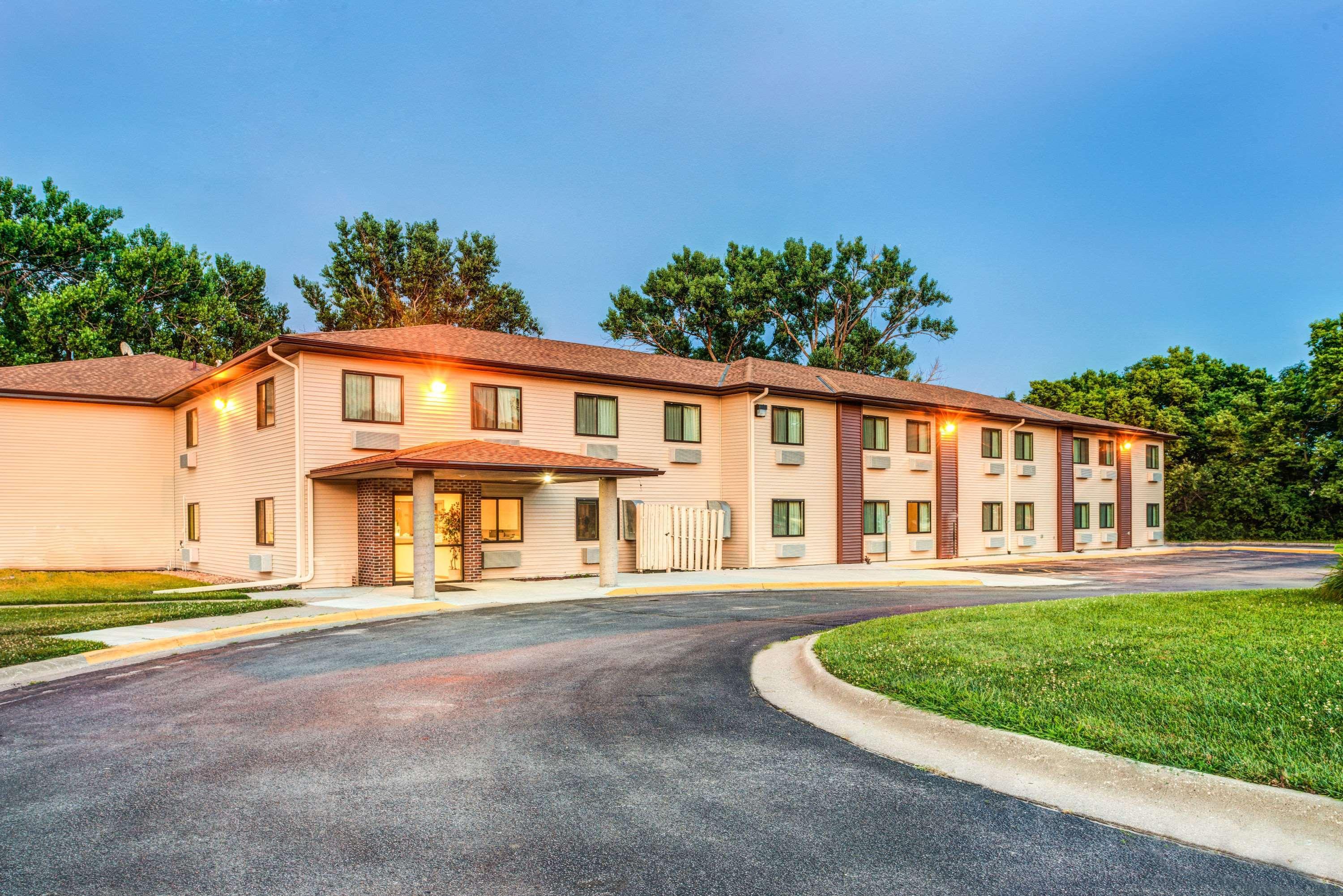 Hotel Super 8 By Wyndham Blair Exterior foto