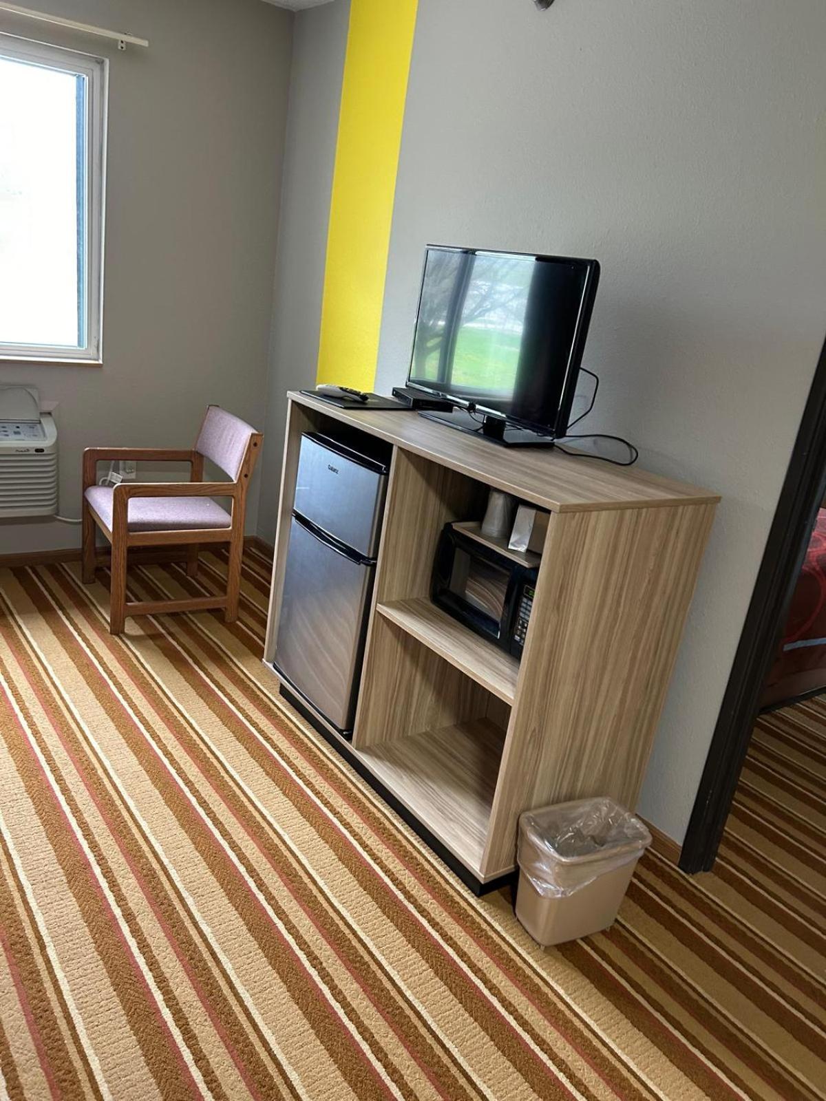 Hotel Super 8 By Wyndham Blair Exterior foto